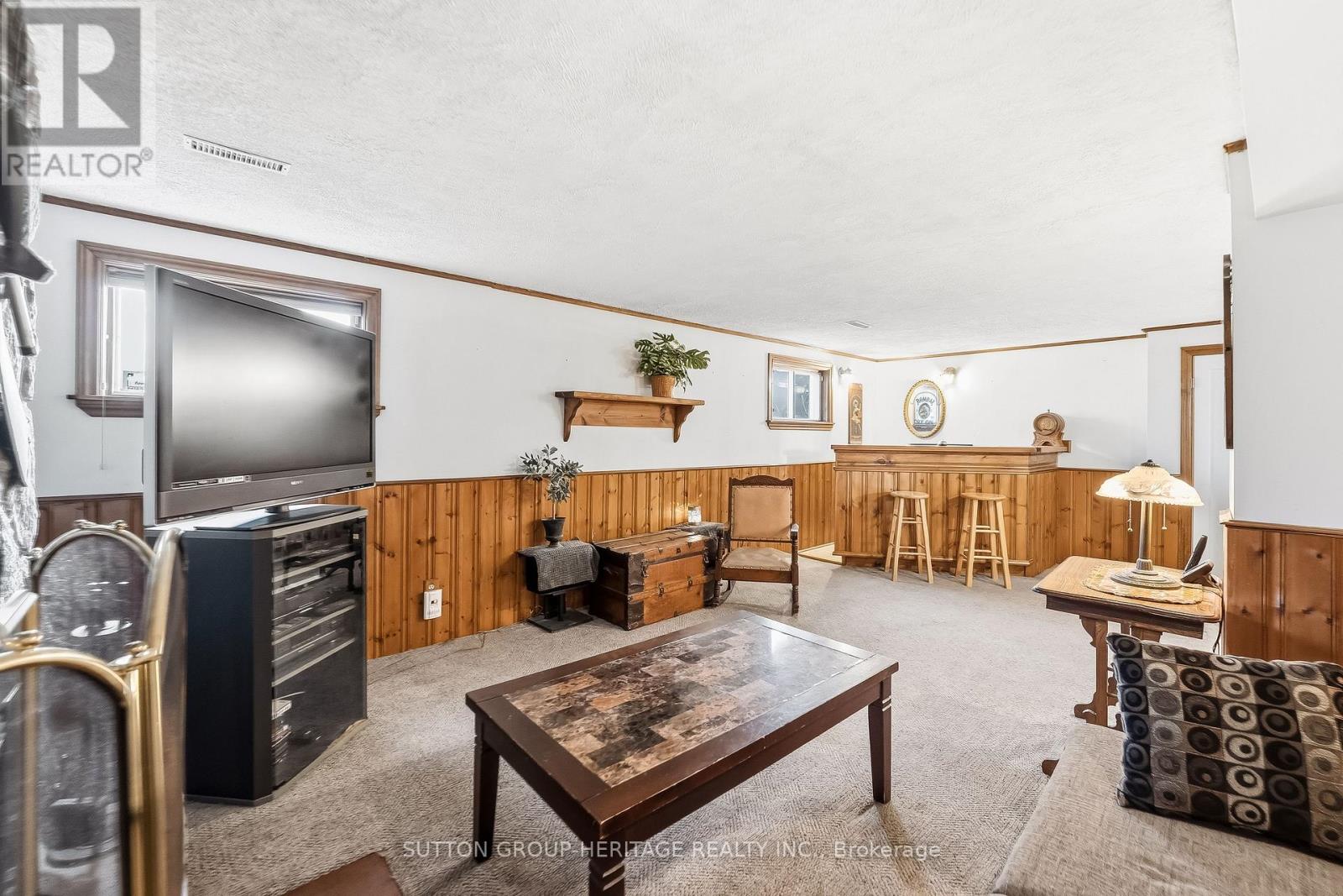 35 ALBERY CRESCENT - 23