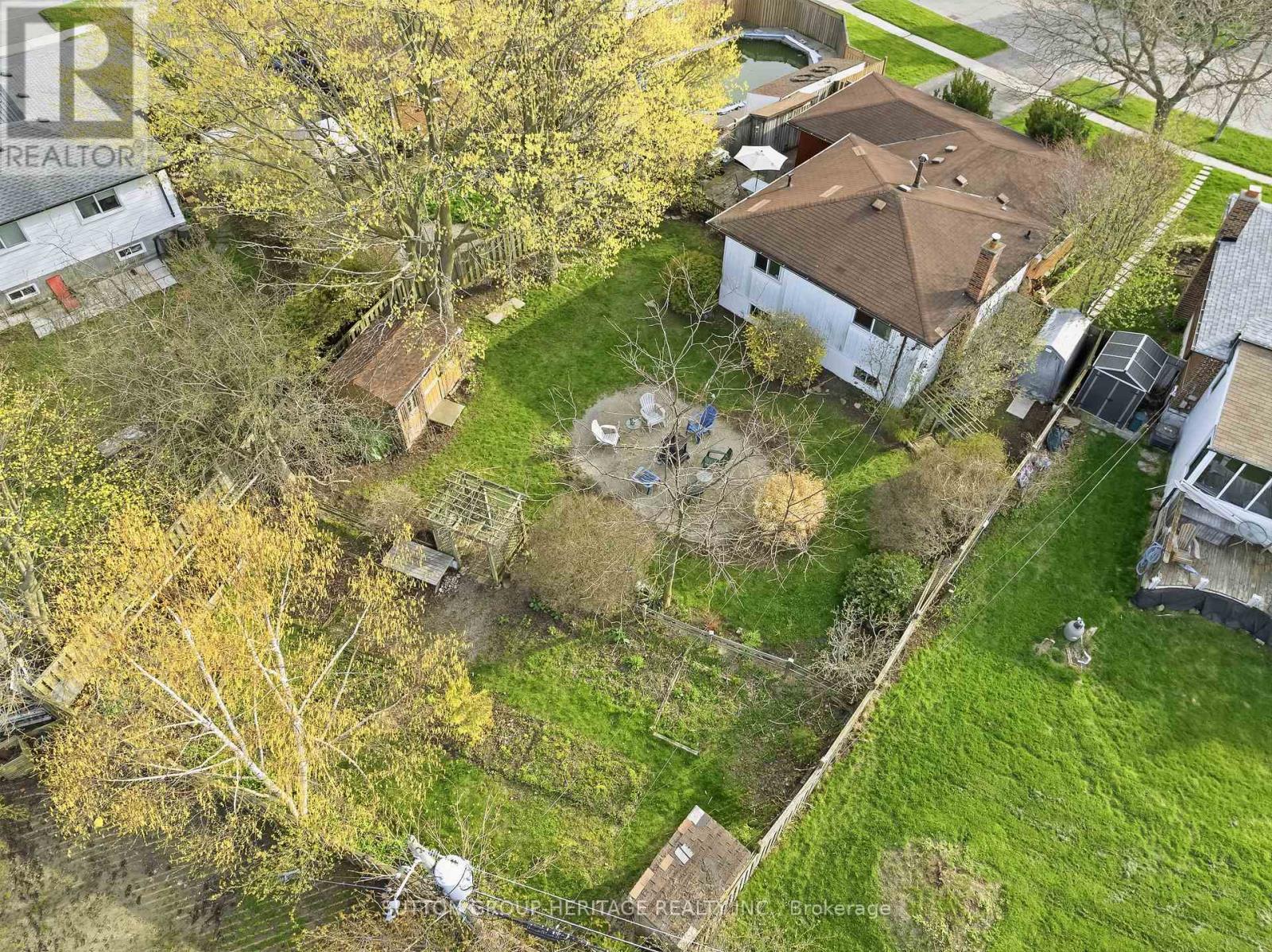 35 ALBERY CRESCENT - 27