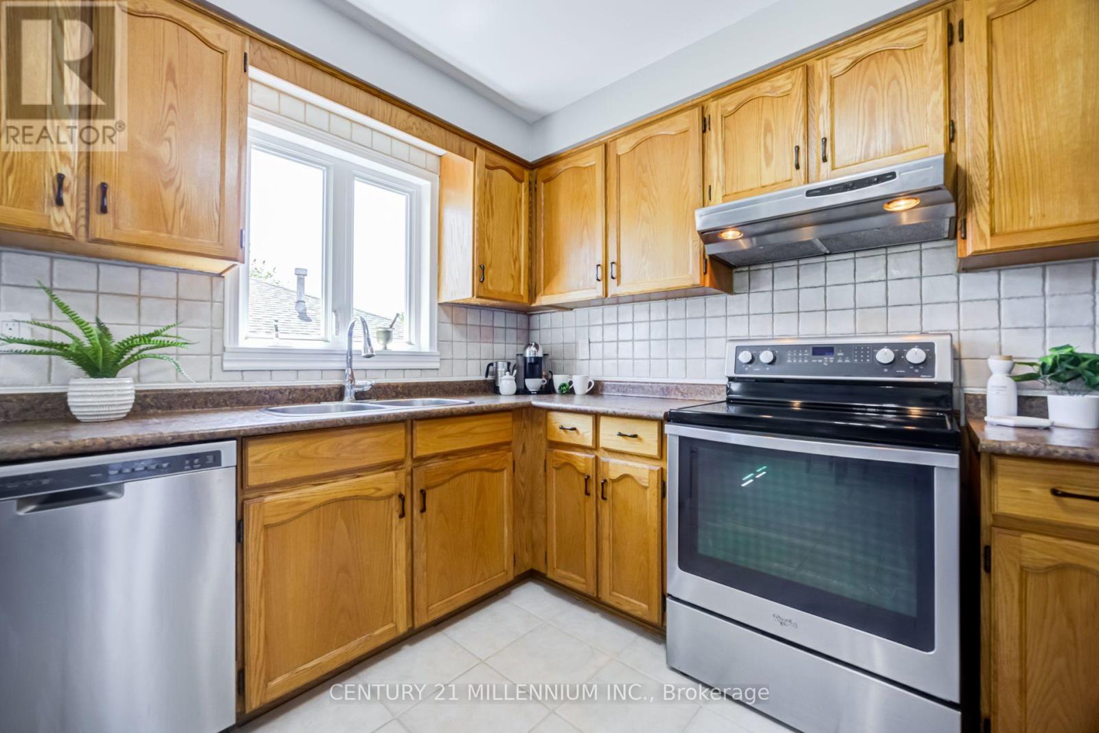 335 BAILEY DRIVE - Image 17
