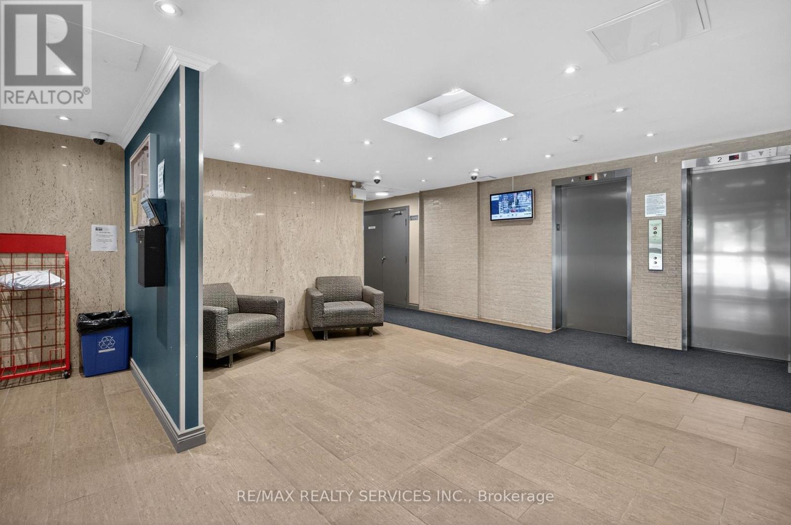#210 3120 KIRWIN AVENUE - 32