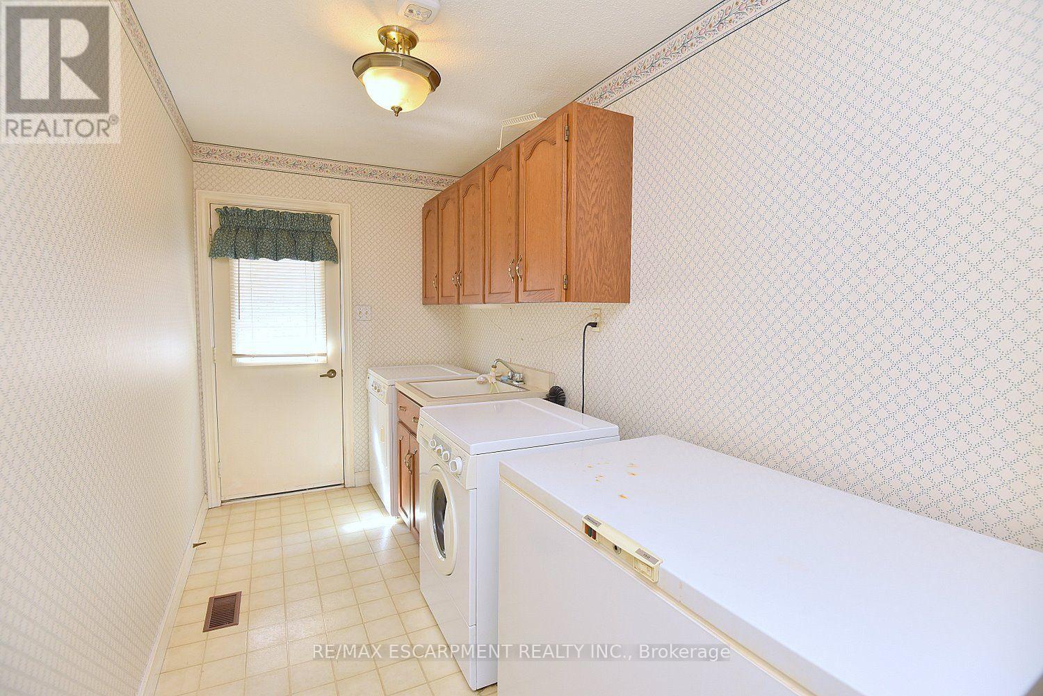 275 WOODLAND DRIVE - 11