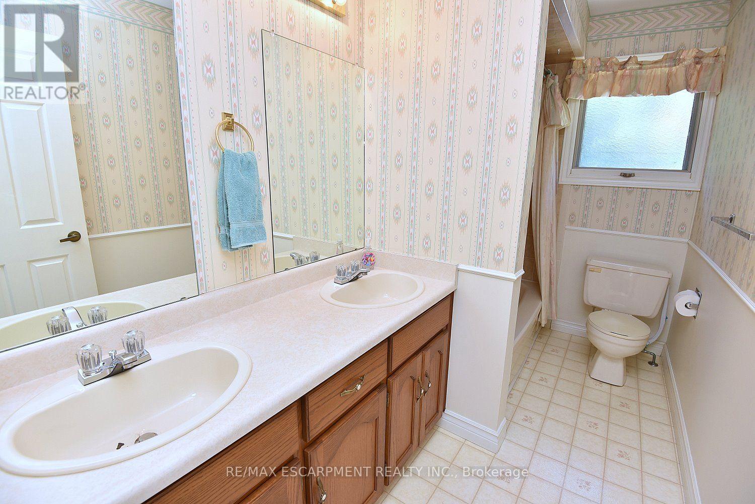275 WOODLAND DRIVE - 13