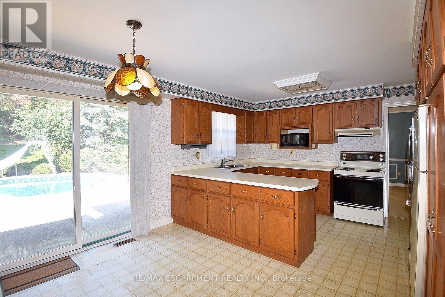 275 WOODLAND DRIVE - 9