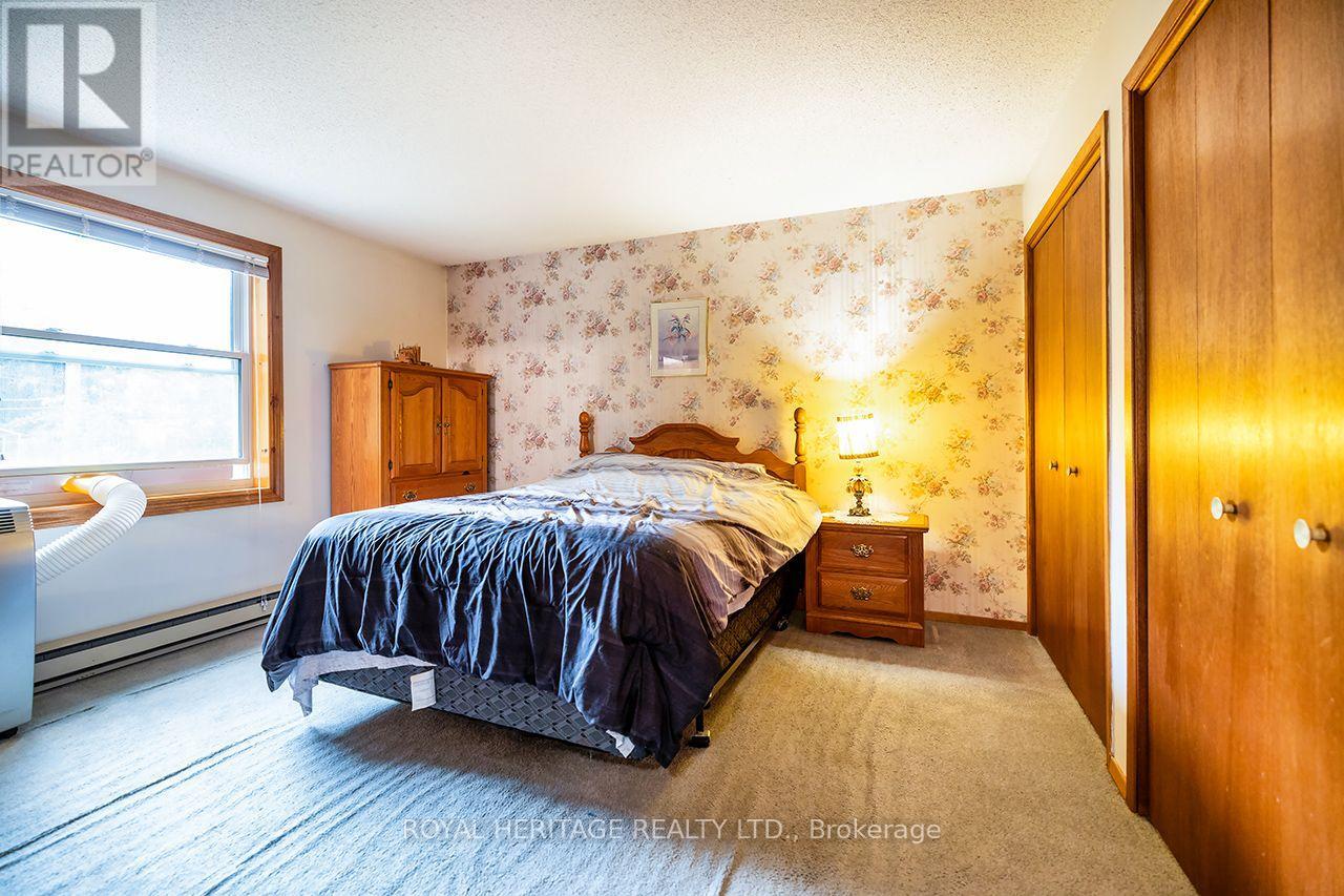 7014 HUNTER STREET - 12