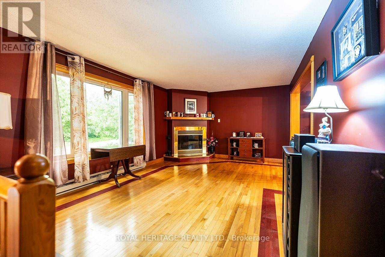 7014 HUNTER STREET - 4