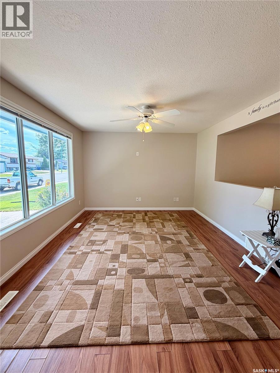 214 Fisher CRESCENT - 6