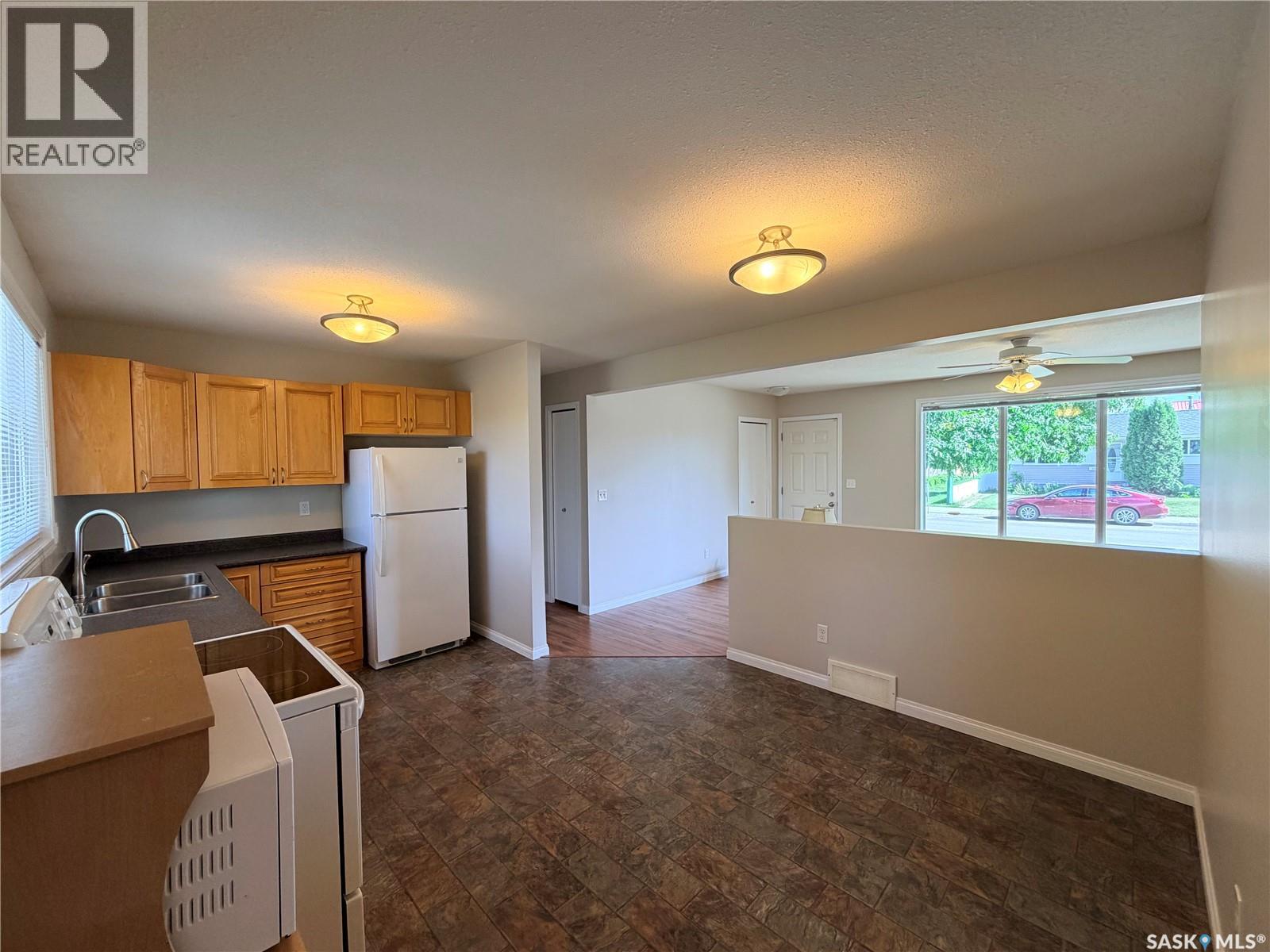 214 Fisher CRESCENT - 8