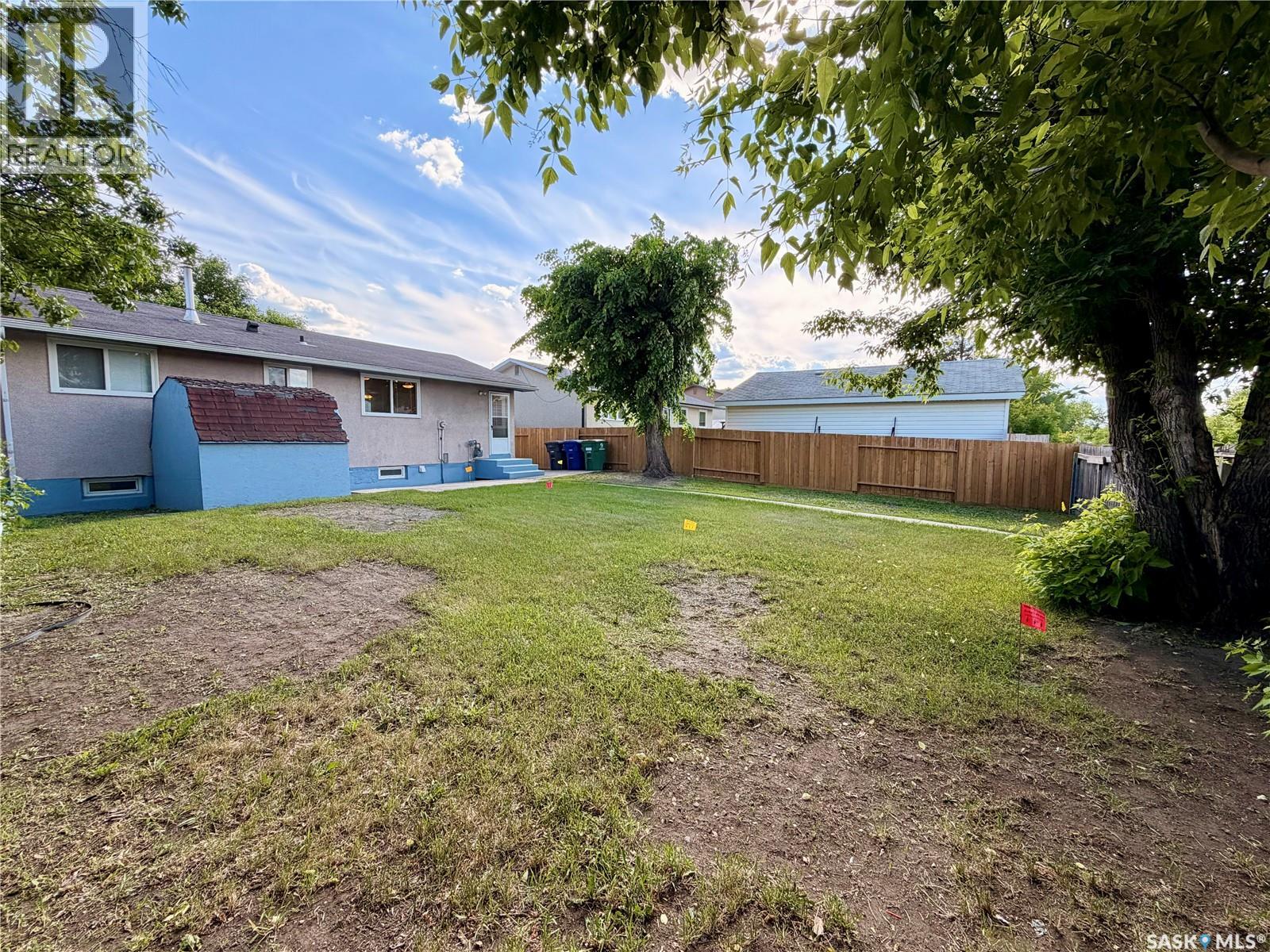 214 Fisher CRESCENT - 24