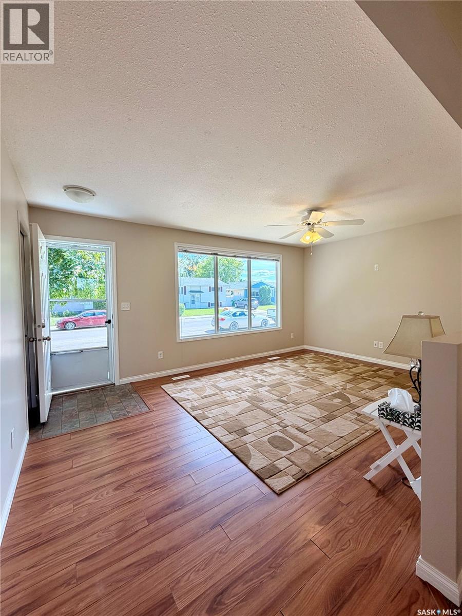 214 Fisher CRESCENT - 5