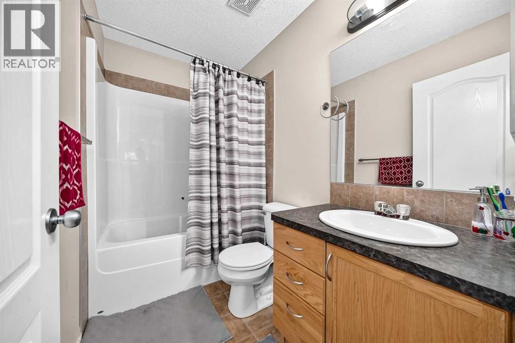 18 Taralake Gardens NE - 22