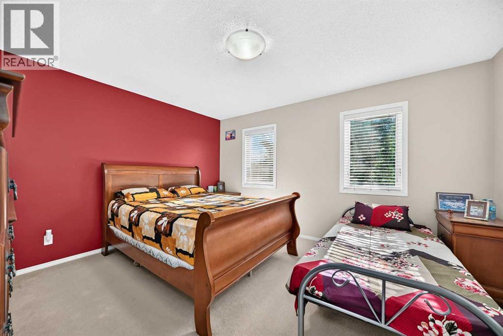 18 Taralake Gardens NE - 14