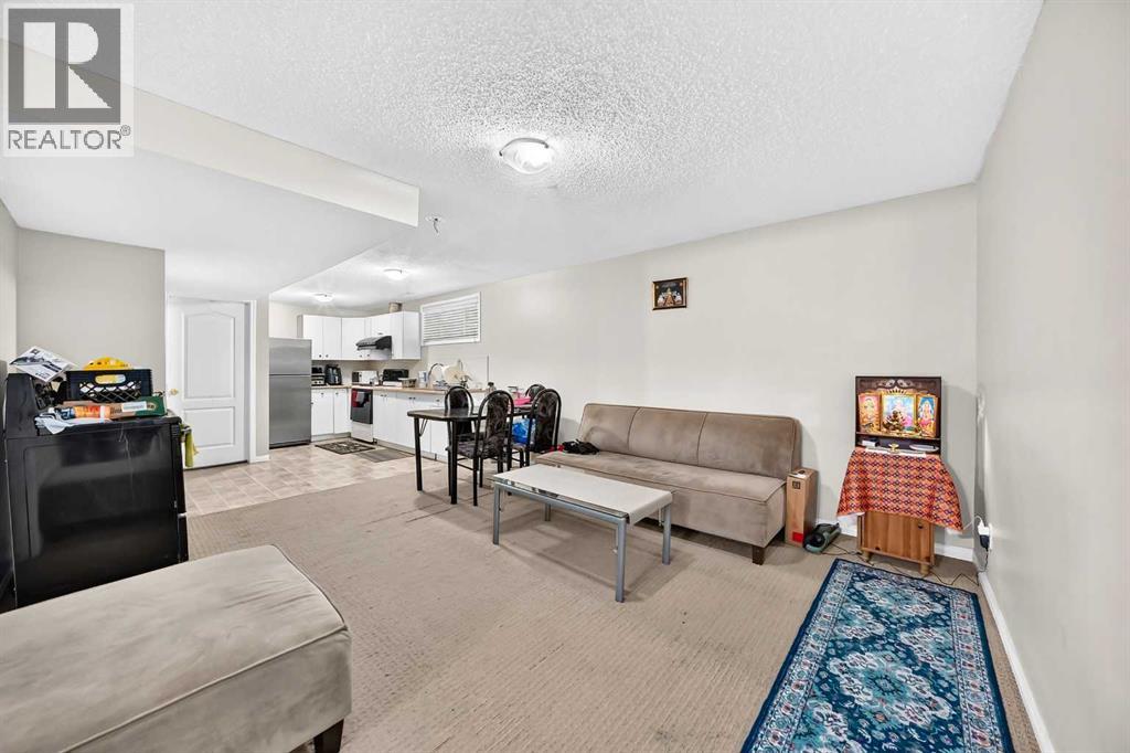 18 Taralake Gardens NE - 25