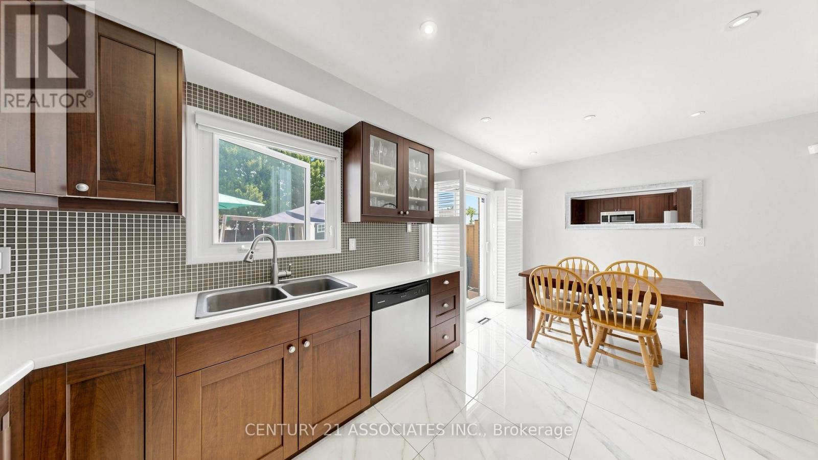 80 STEPHENSEN COURT - 10