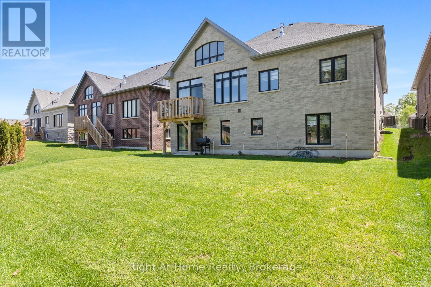 46 HOLTBY COURT E - 24