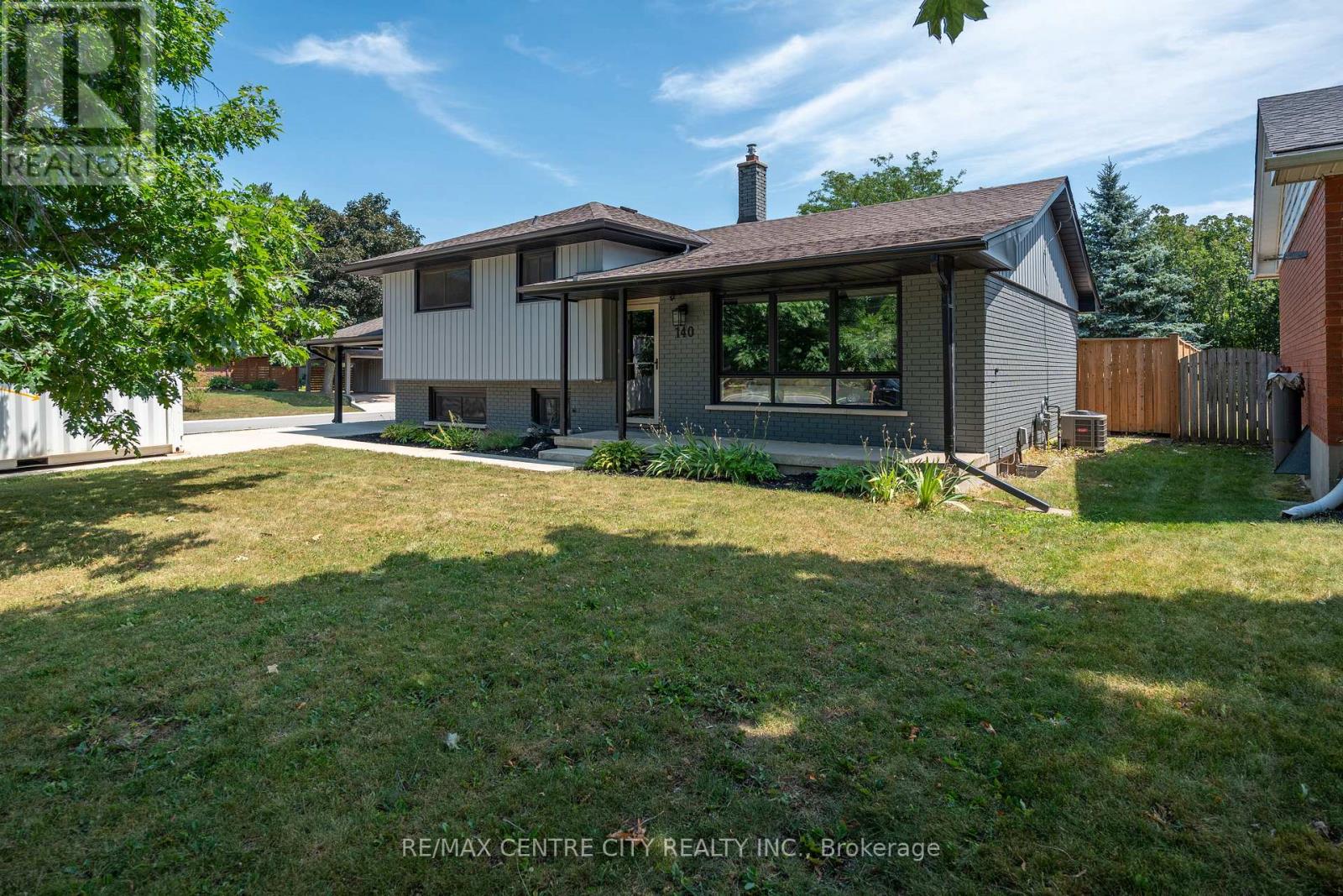 140 OAKWOOD PLACE - 1