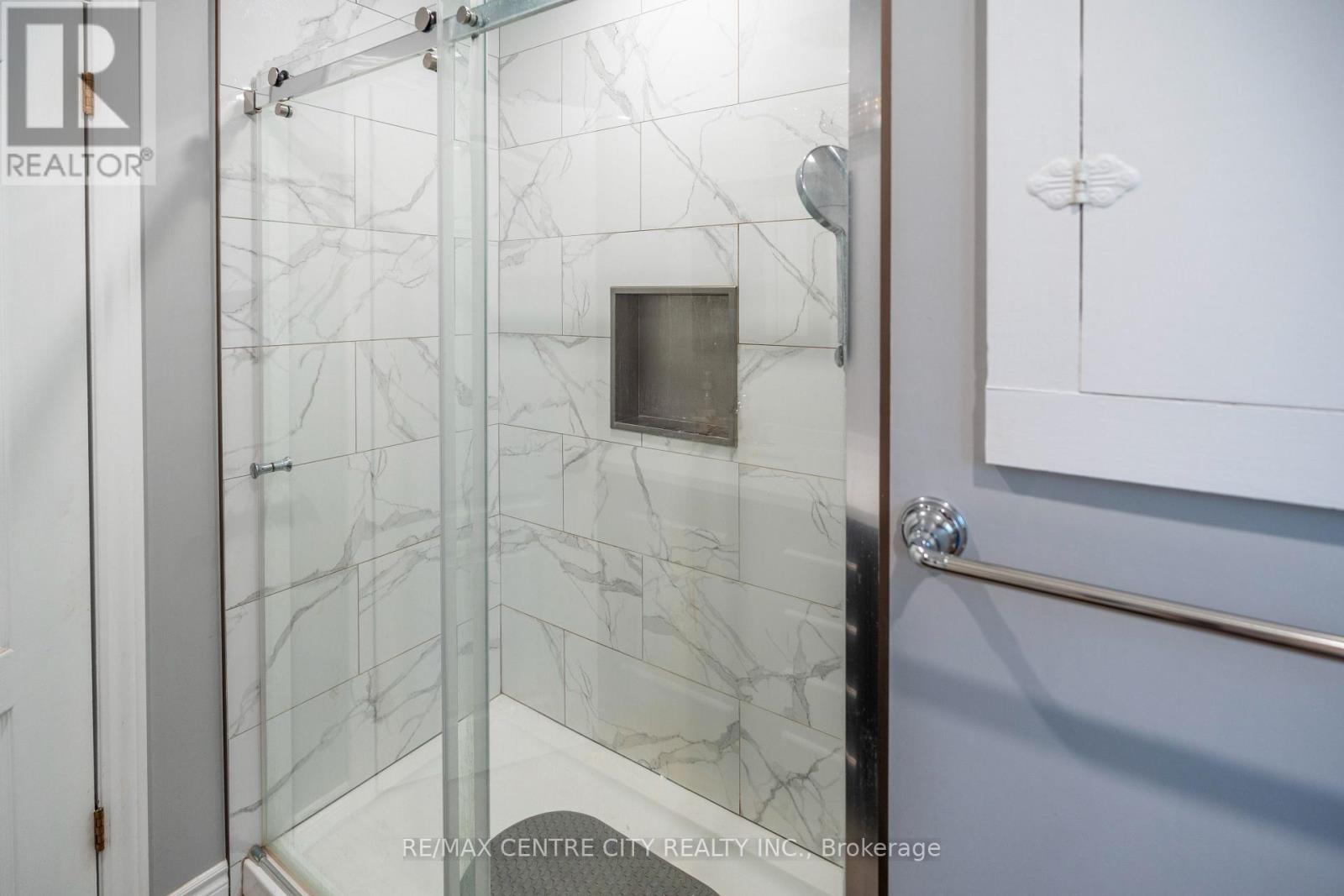 140 OAKWOOD PLACE - 24