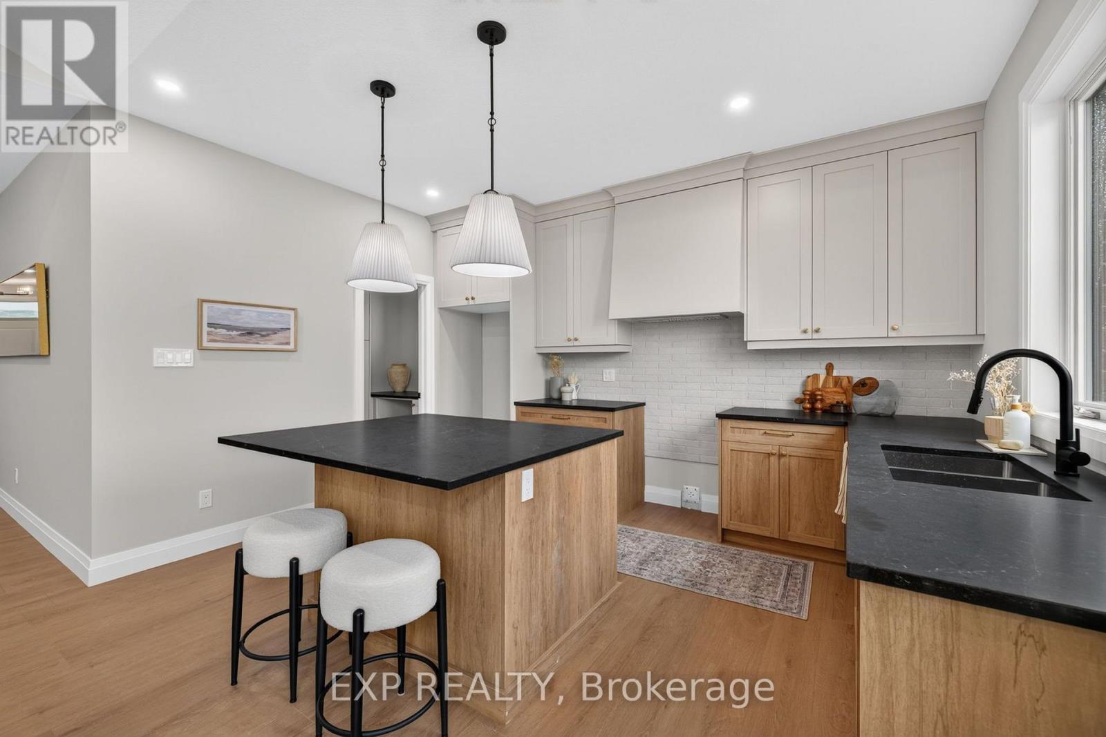 6 SULLIVAN STREET - 18