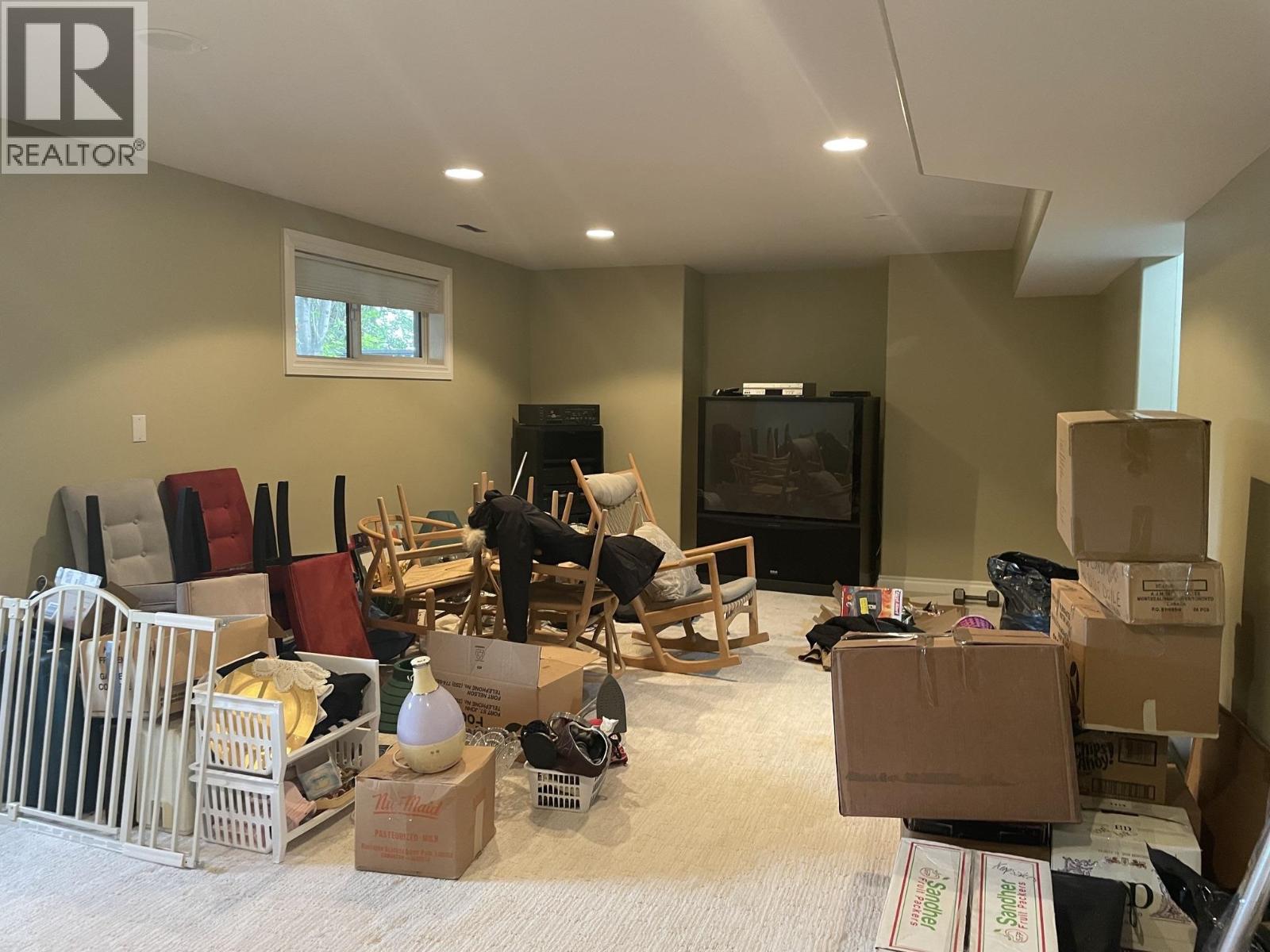 5524 MINNAKER CRESCENT - 32