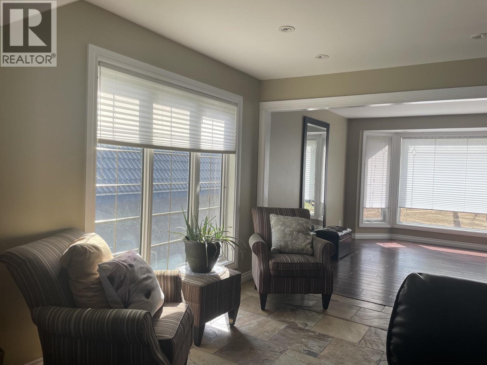 5524 MINNAKER CRESCENT - 16