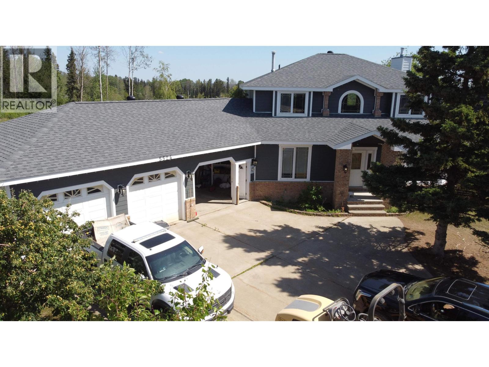 5524 MINNAKER CRESCENT - 1