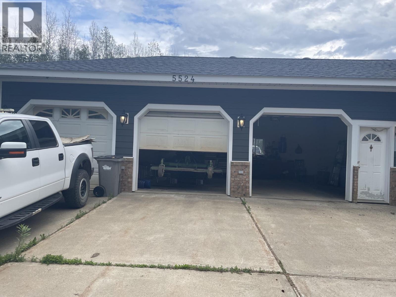 5524 MINNAKER CRESCENT - 5
