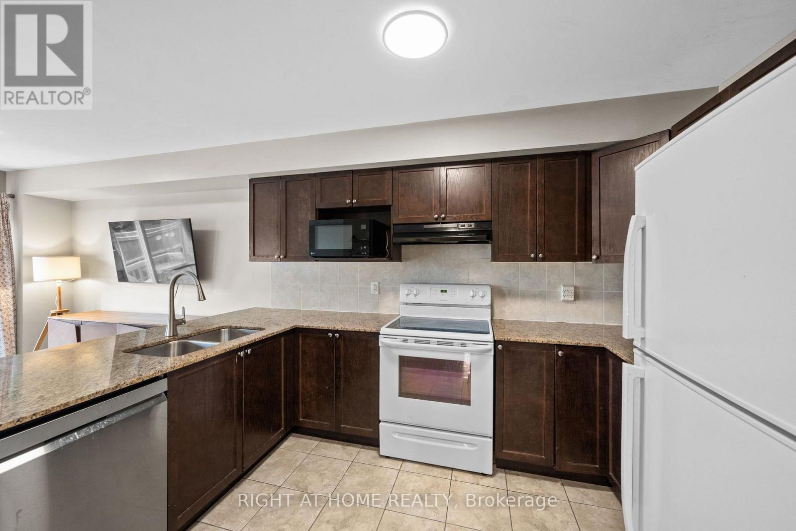 Condos for Rent in Ottawa – 100 LOKOYA STREET, Ottawa – By Peter Sagos - Image 12
