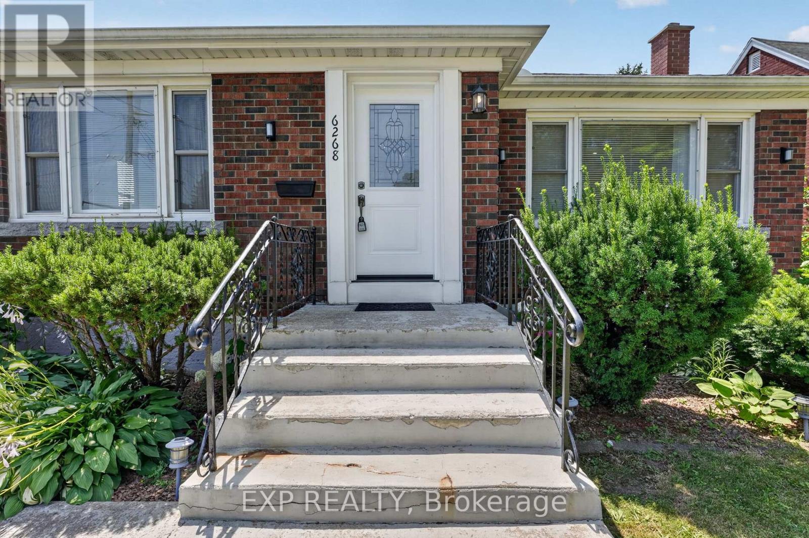 6268 CORWIN CRESCENT - 2
