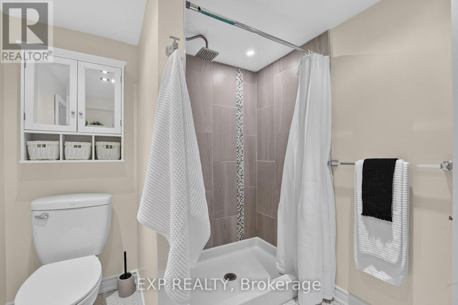 6268 CORWIN CRESCENT - 28