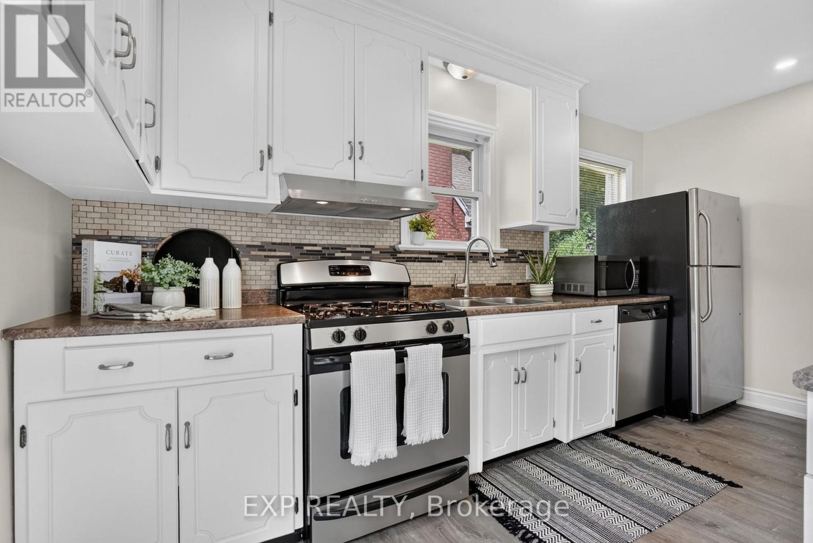 6268 CORWIN CRESCENT - 9