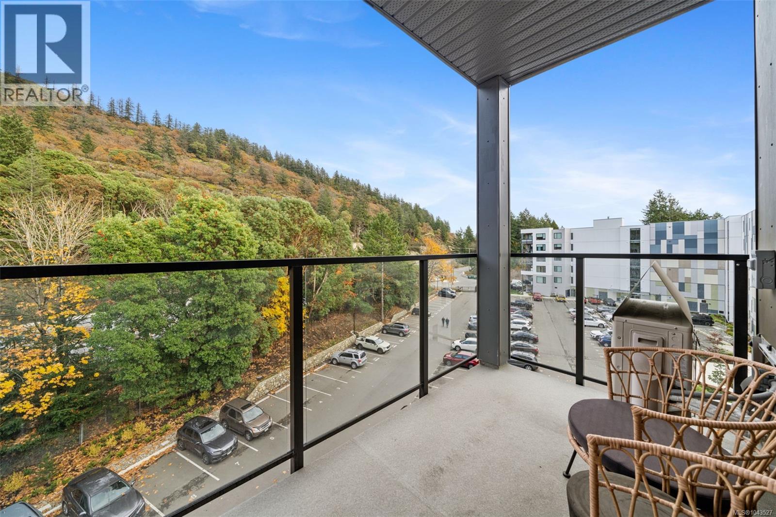 #209 1371 Goldstream Ave - 10