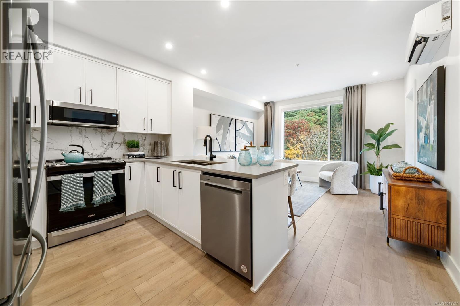 #209 1371 Goldstream Ave - 4
