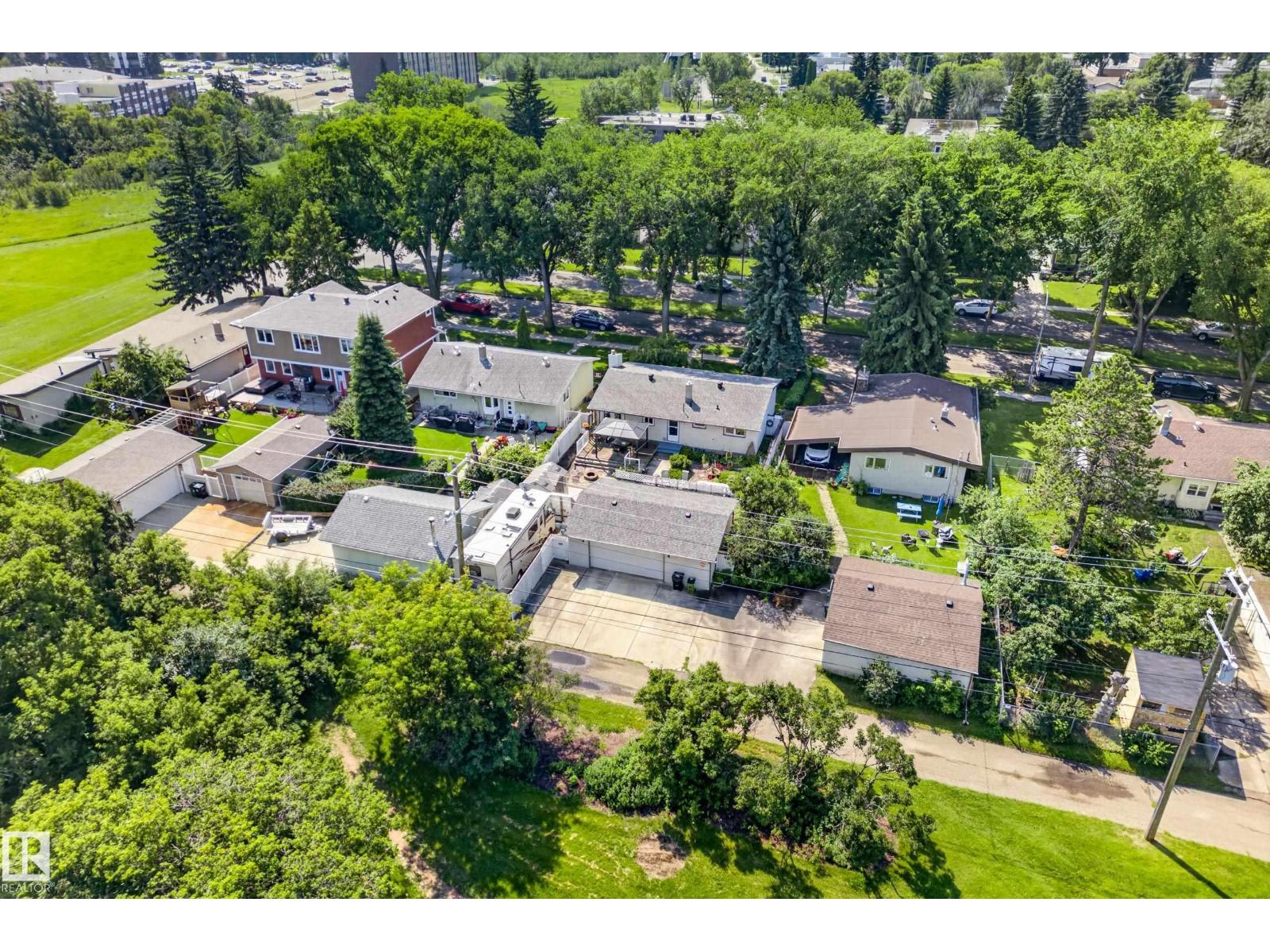 6716 101A AV NW NW - 3