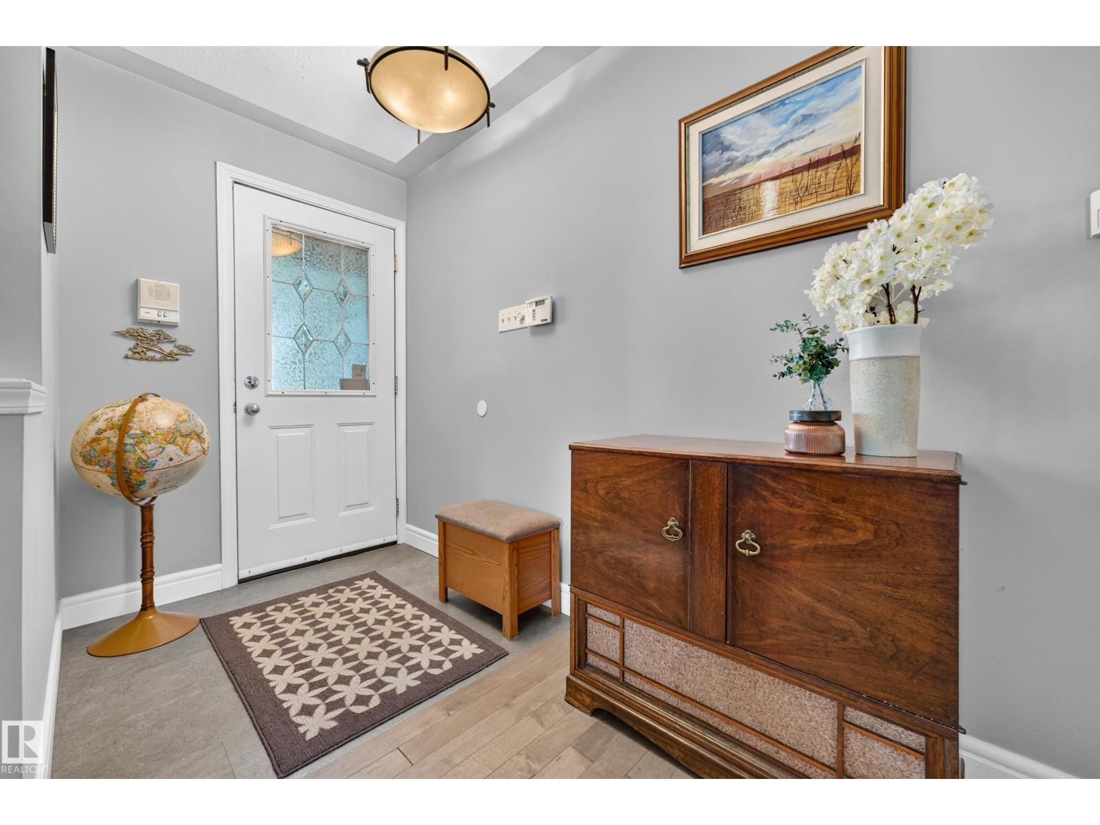 6716 101A AV NW NW - 19
