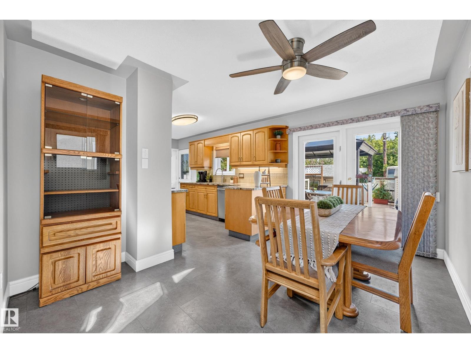 6716 101A AV NW NW - 26