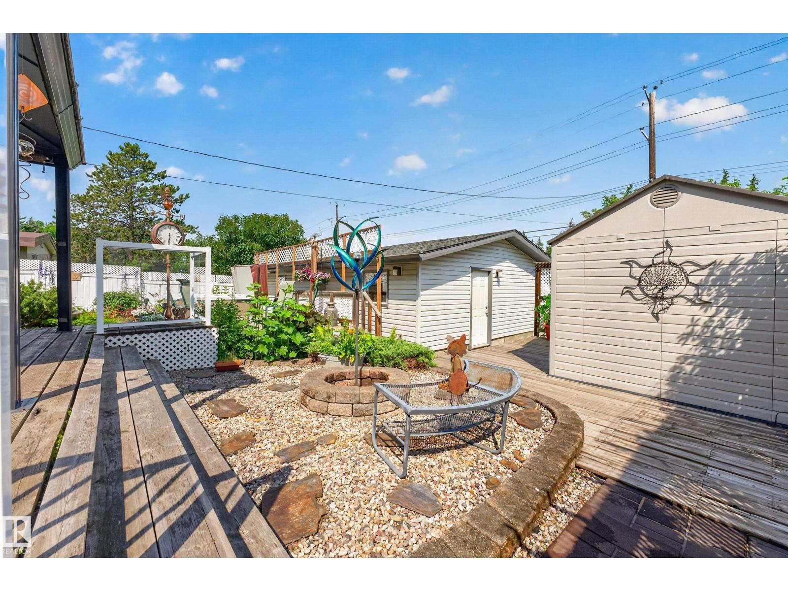 6716 101A AV NW NW - 12