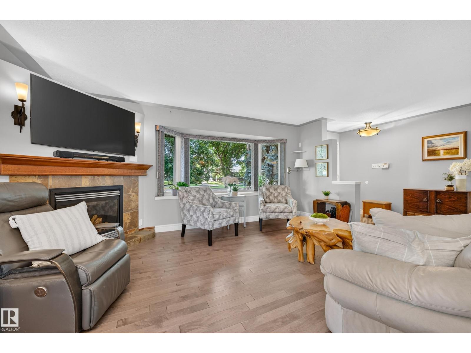 6716 101A AV NW NW - 24