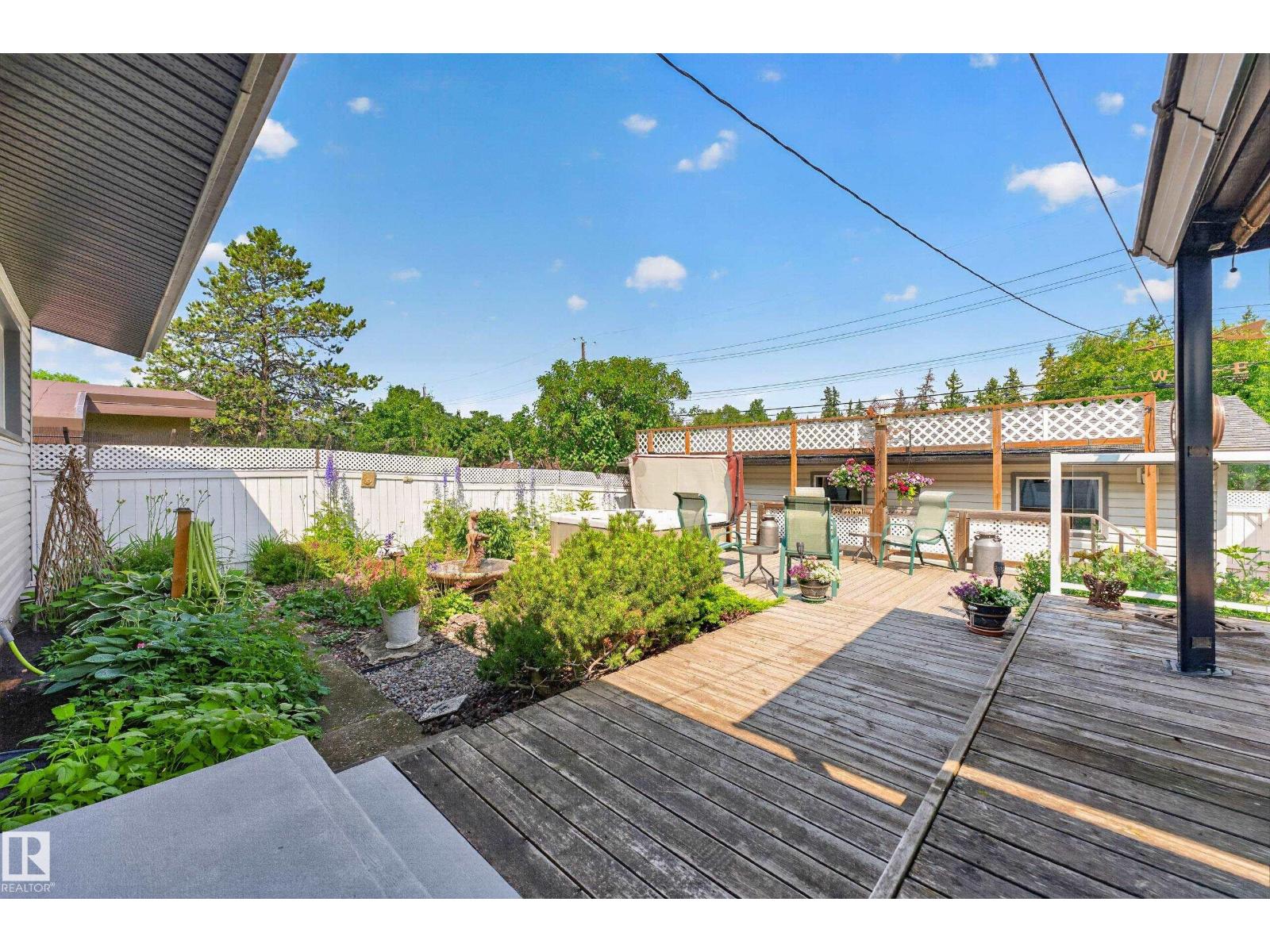 6716 101A AV NW NW - 9