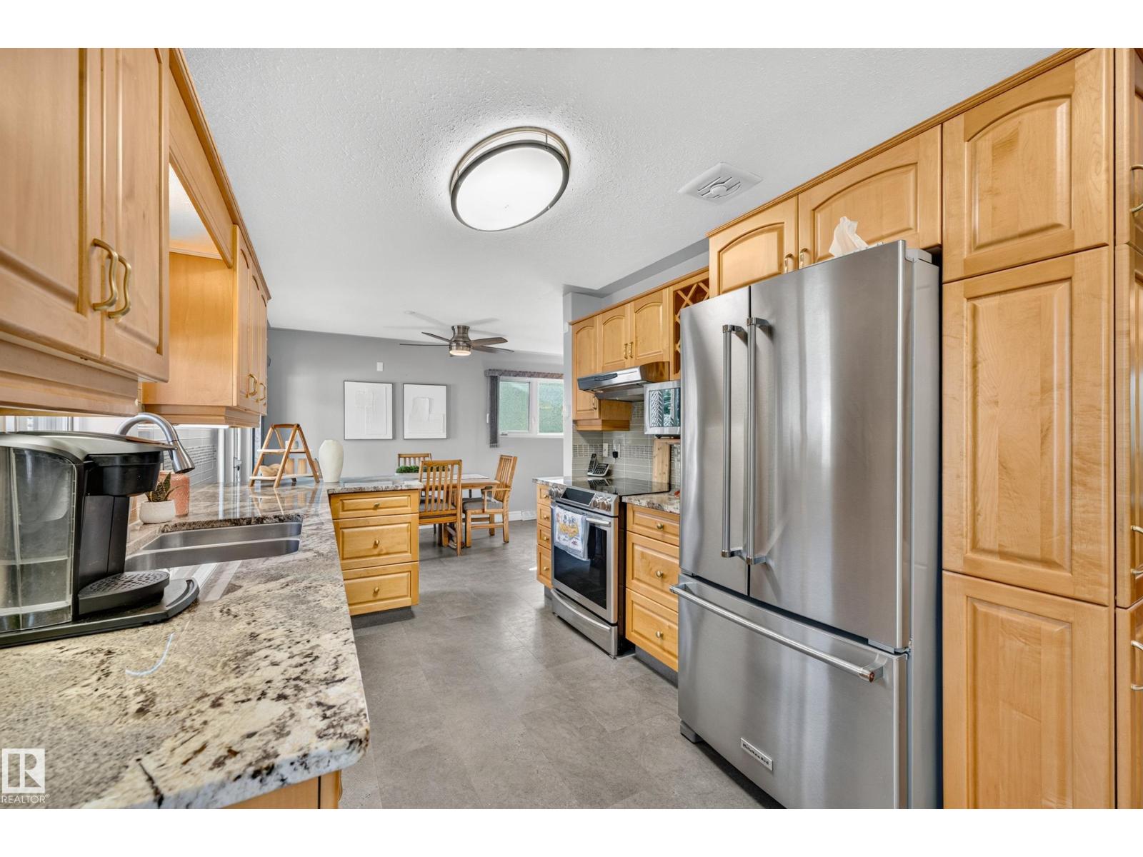 6716 101A AV NW NW - 31