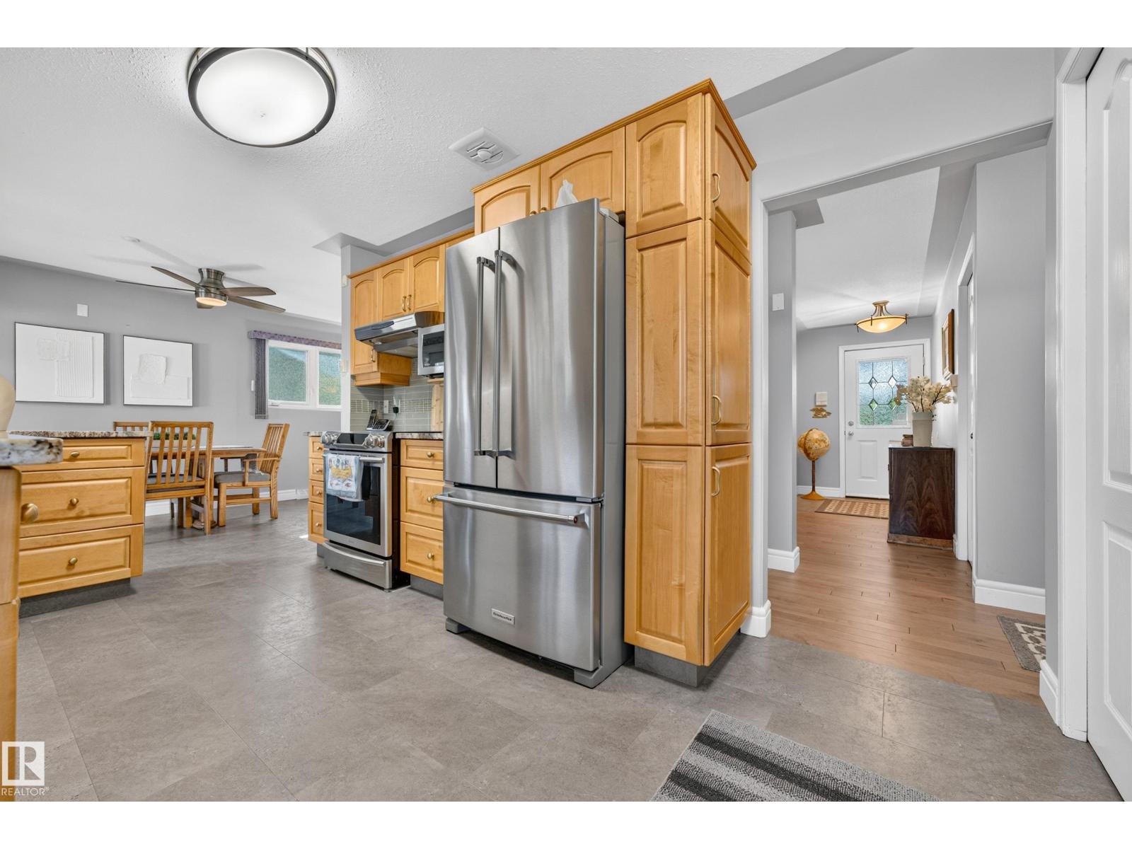 6716 101A AV NW NW - 34