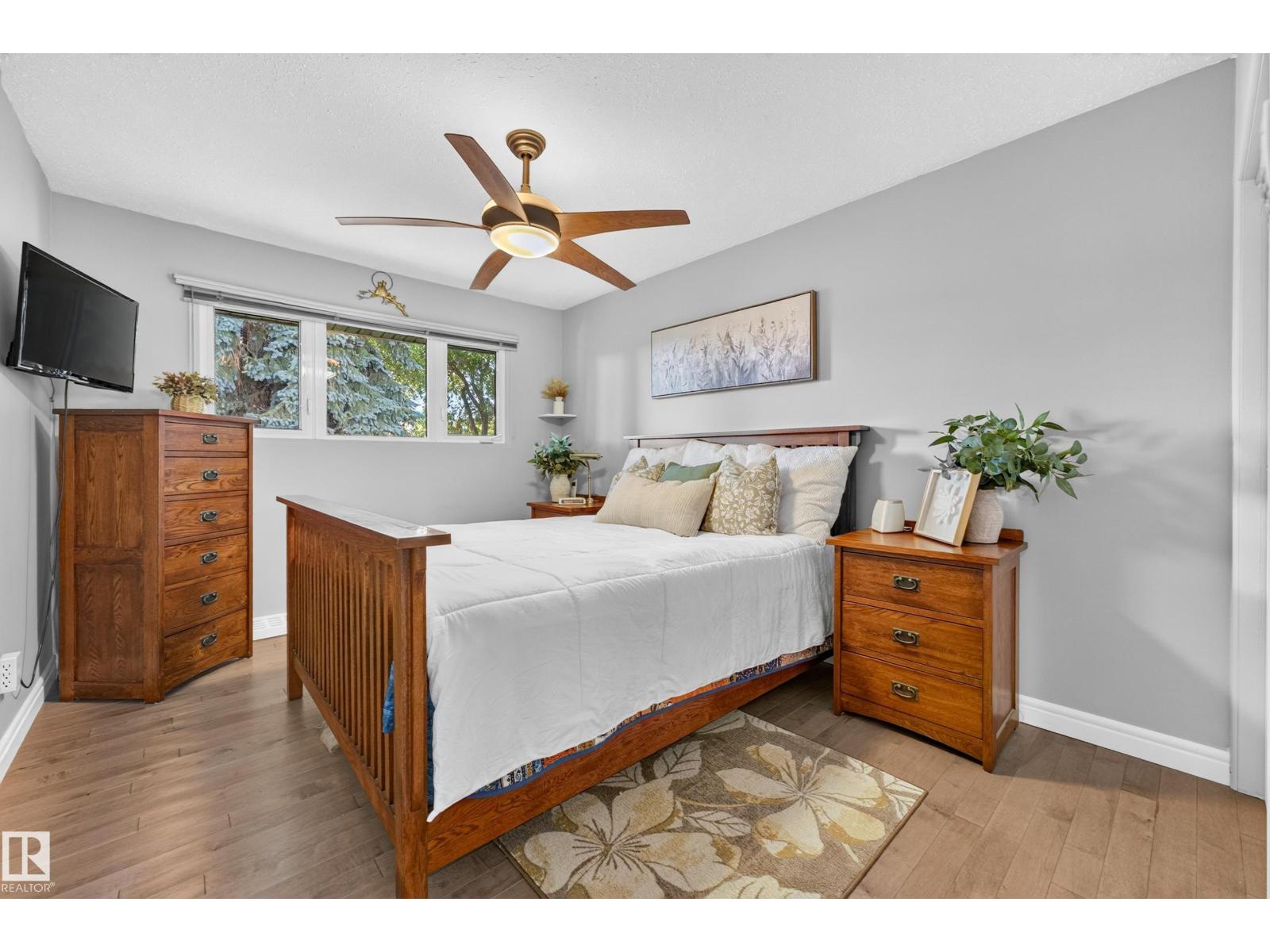 6716 101A AV NW NW - 36