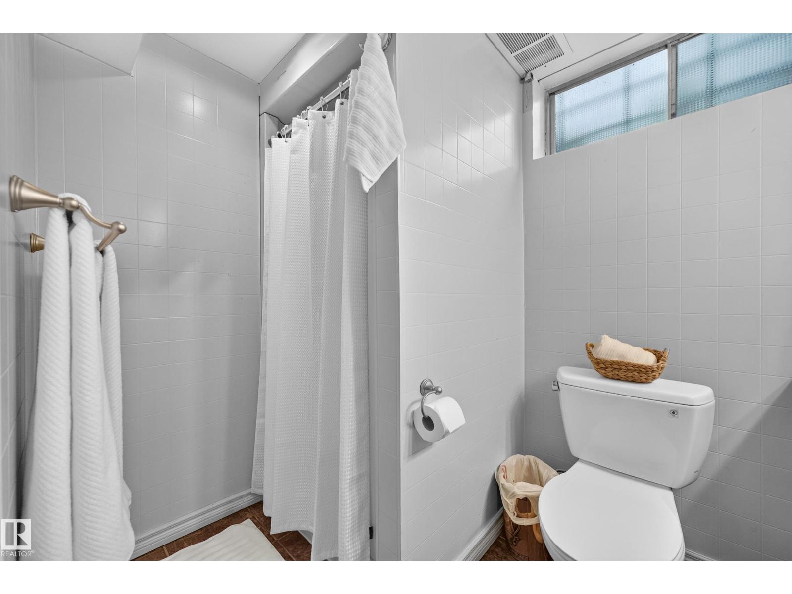 6716 101A AV NW NW - 56