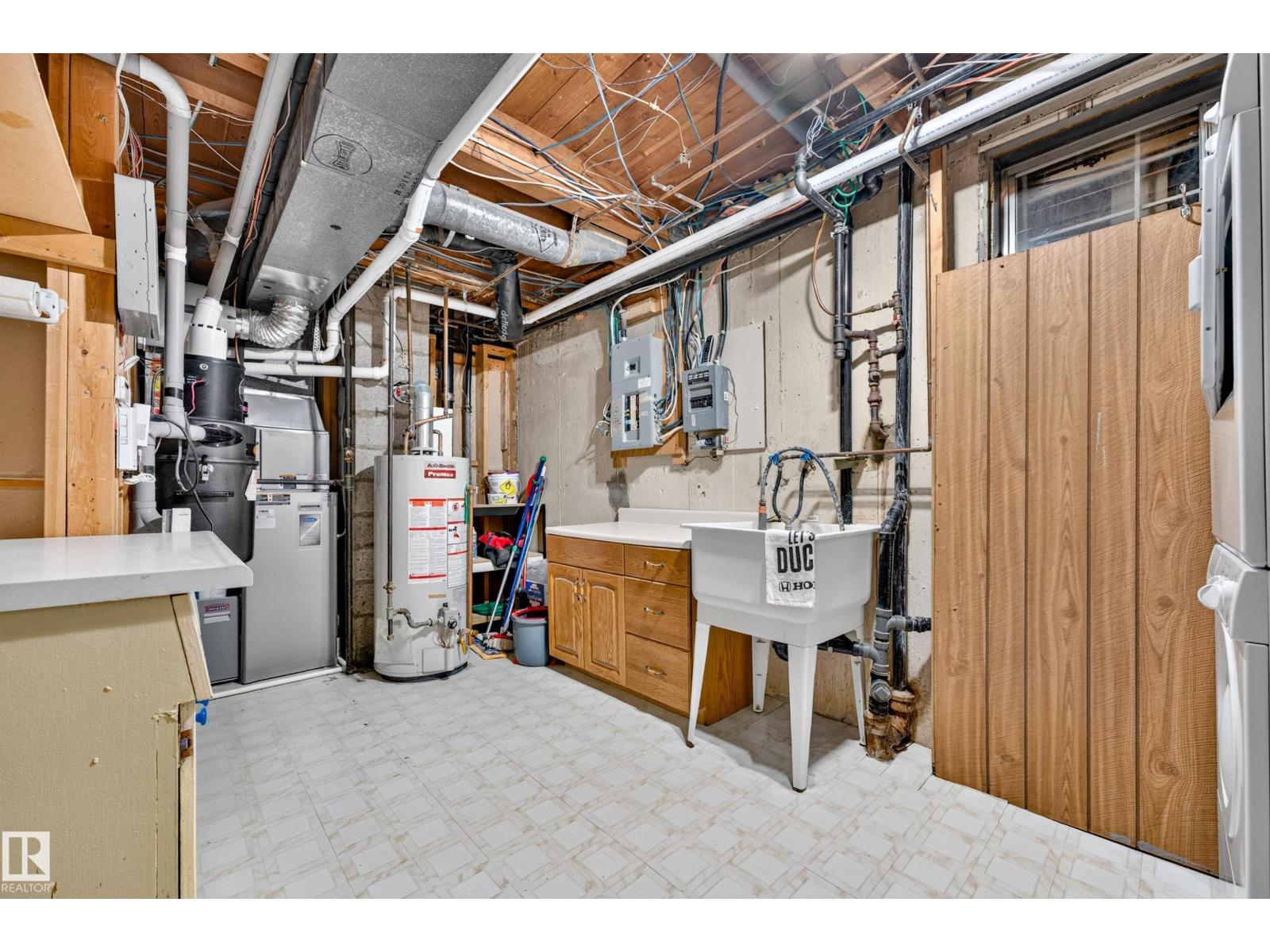 6716 101A AV NW NW - 57