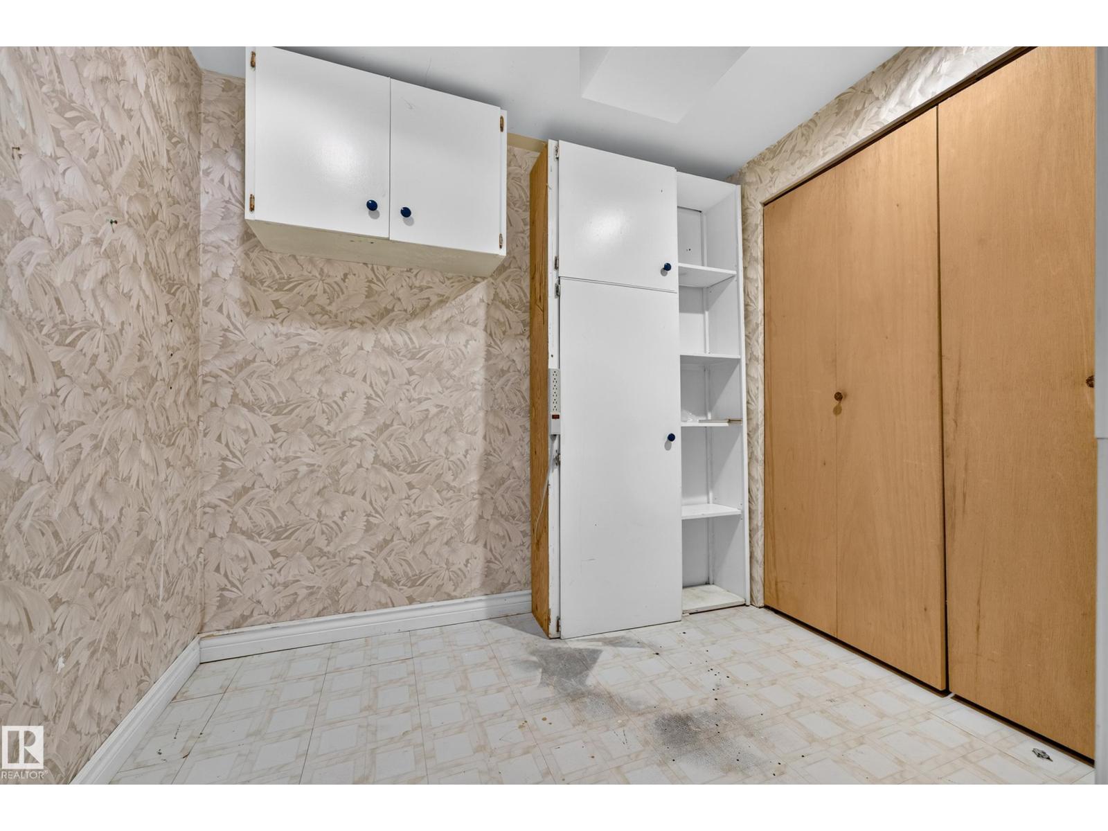6716 101A AV NW NW - 60