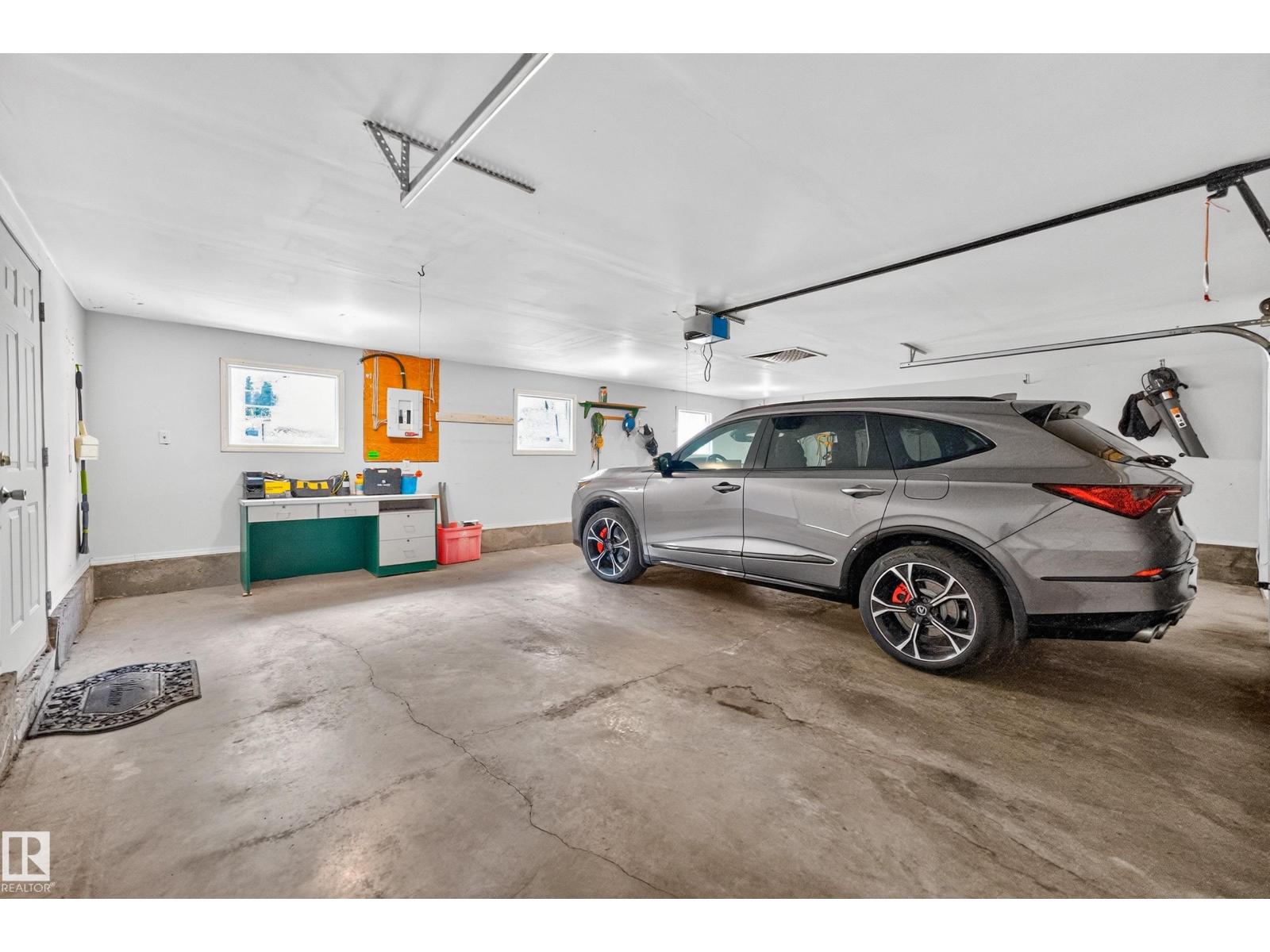 6716 101A AV NW NW - 62
