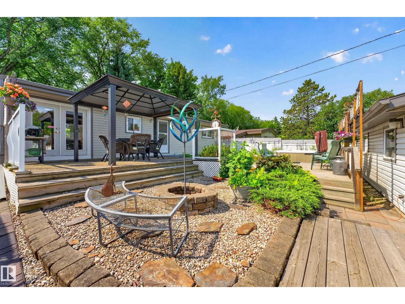 6716 101A AV NW NW - 13