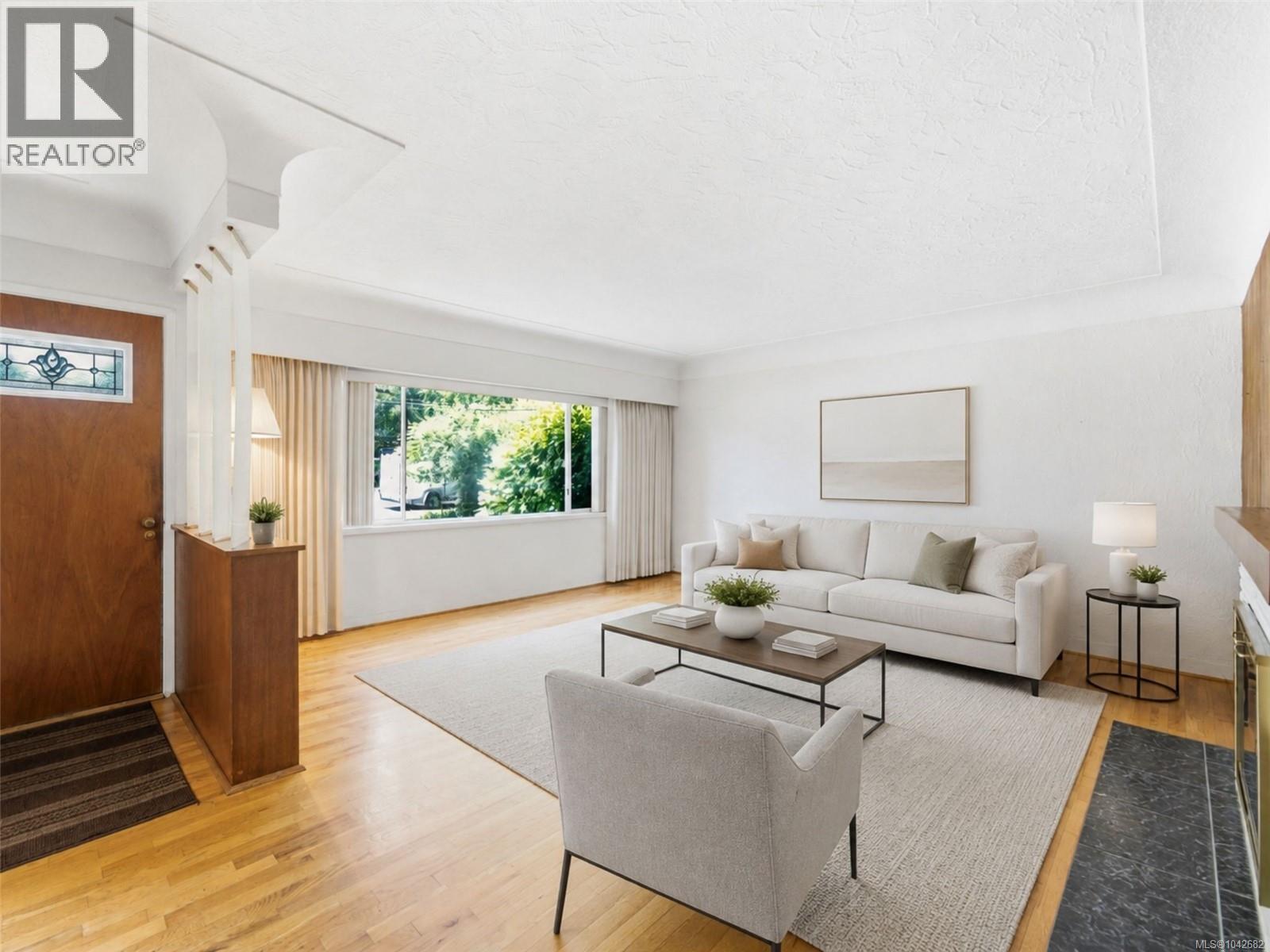 2430 Camelot Rd - 3