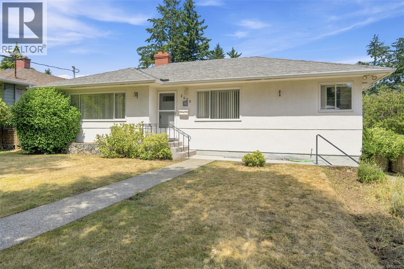 2430 Camelot Rd - 1
