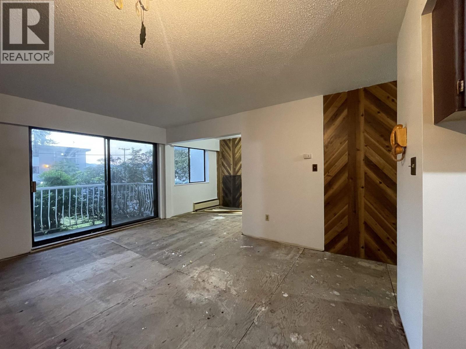 101 5127 IRVING STREET, Burnaby