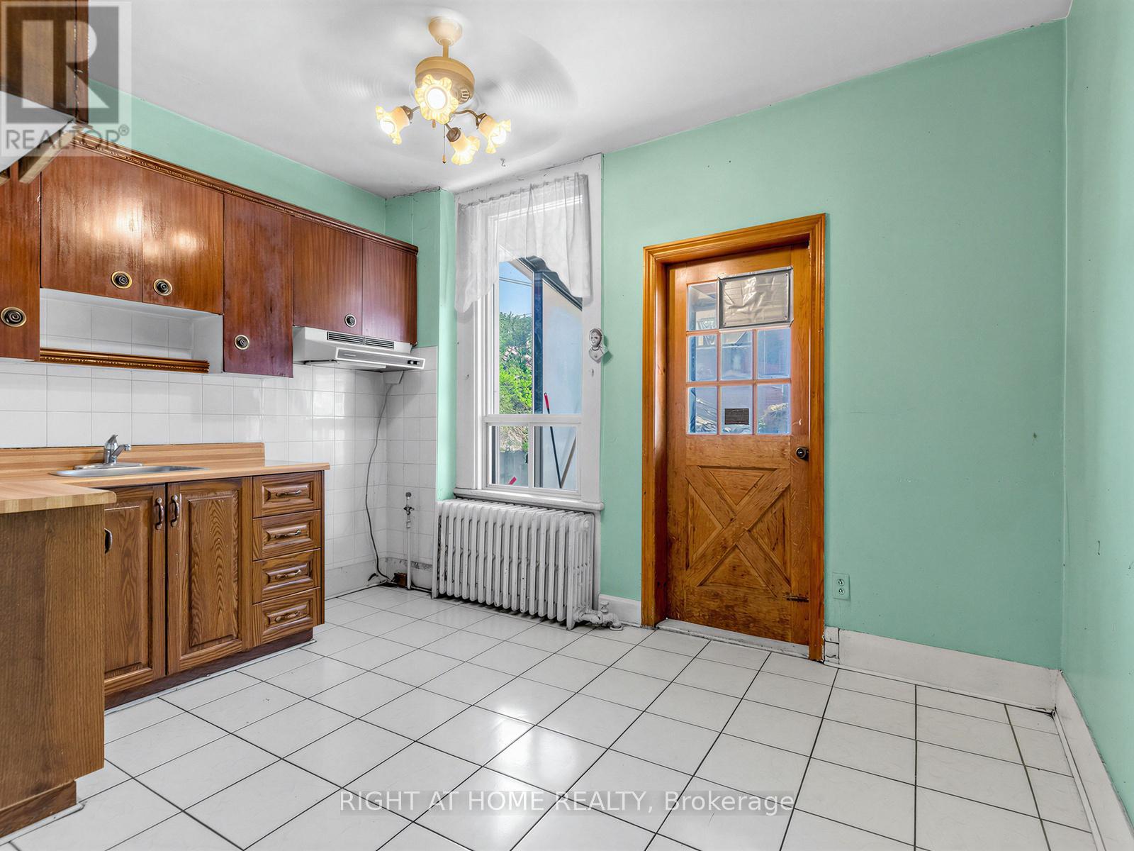 91 BORDEN STREET - 13