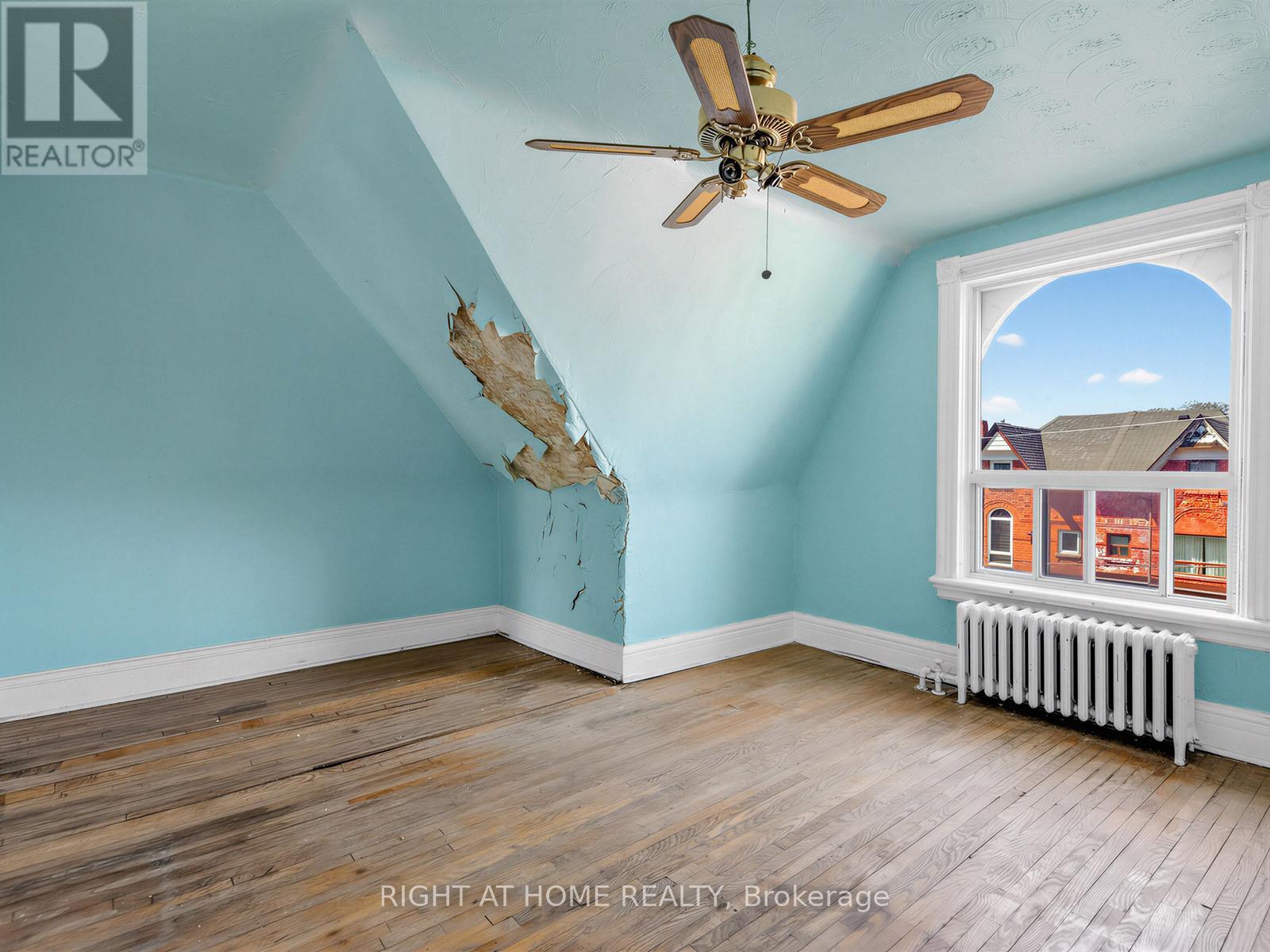 91 BORDEN STREET - 25
